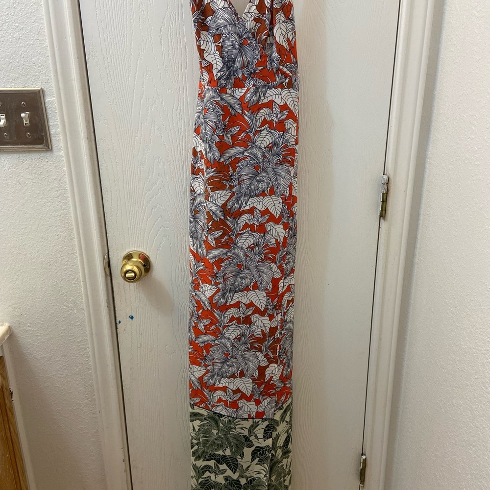 Maxi v-neck high slit super sexy